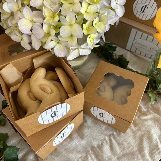 Polvorones con almendra — غريبة (Ghraybeh)